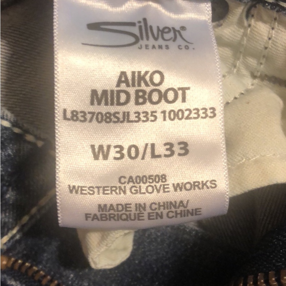 Nice pair of silver jeans size 30